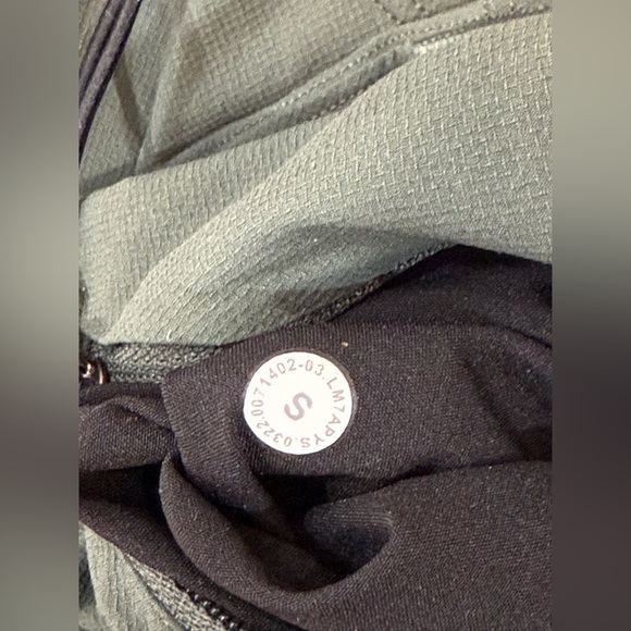 Lululemon License to Train Shorts Men’s Size S - Picture 5 of 7